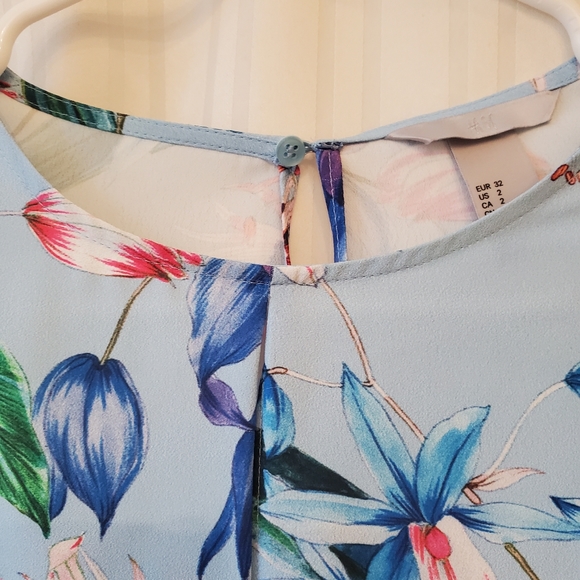 H & M long sleeve floweral blouse - Picture 8 of 11